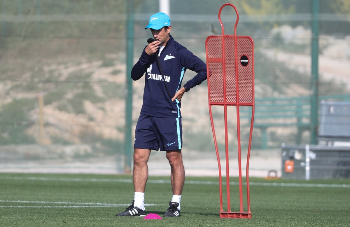 Сергей Семак на тренировке «Зенита» в Испании