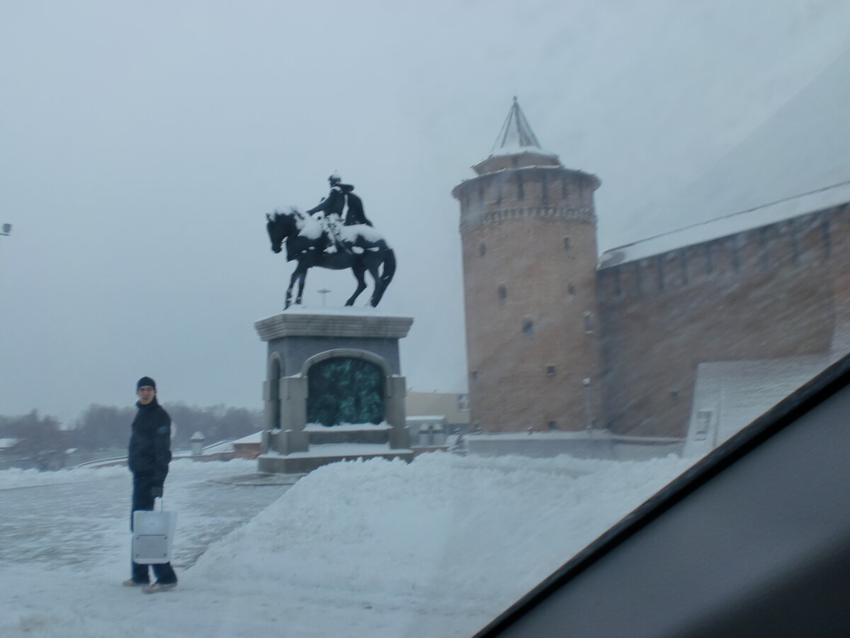 Кремль и памятник