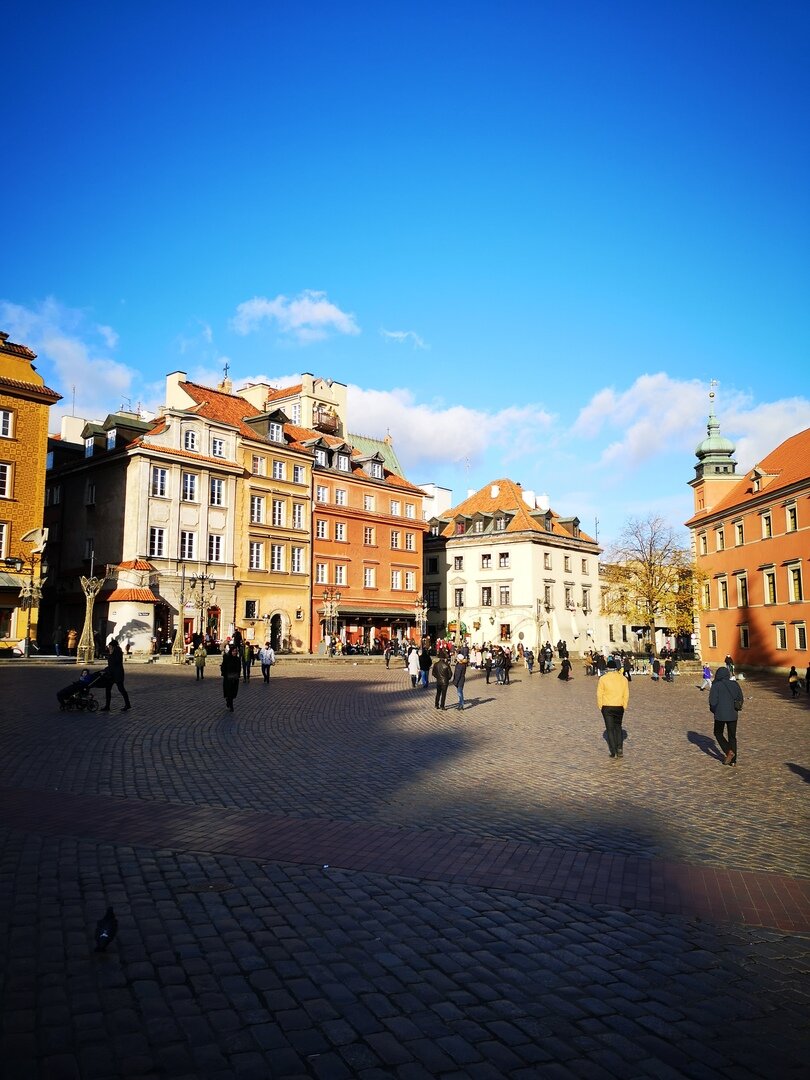 Дворцовая площадь в Варшаве