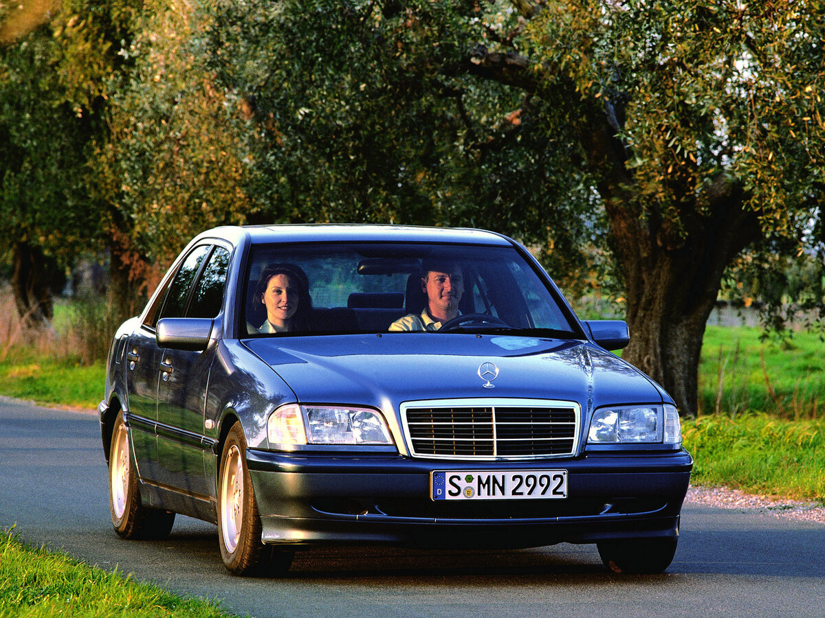 Mercedes-Benz W202.