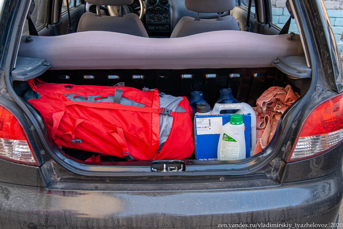 Вот, что влезает в багажник Матиза без снятия полки