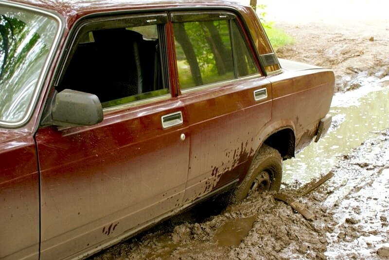 Иллюстрация sputnik.ru (Задний привод хорош, конечно. Но не идеален)