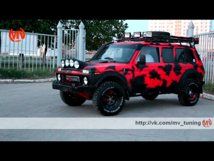 Lada 2129 («Нива») — по недописанным страницам истории  
  ВАЗ 2121 популярен и востребован, однако тольяттинских конструкторов никогда не покидала мысль расширить список вариаций этого автомобиля с целью увеличения его потребительской аудитории. За немалую историю существования модели было придумано и реализовано в серию множество модификаций, одна из которых является особенно интересной. Речь идет, о длиннообазном варианте вседорожника, однако встать на крупномасштабный конвейер ему было не суждено...