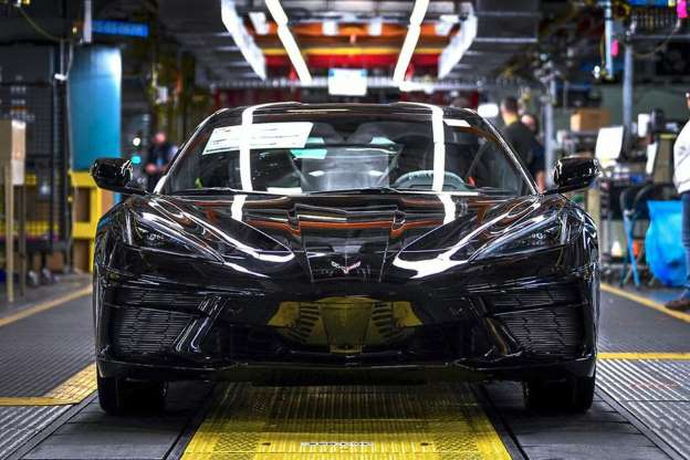 Это трудное время для тех, кто заказал свой корвет C8, потому что ожидание теперь будет намного дольше. - Chevrolet