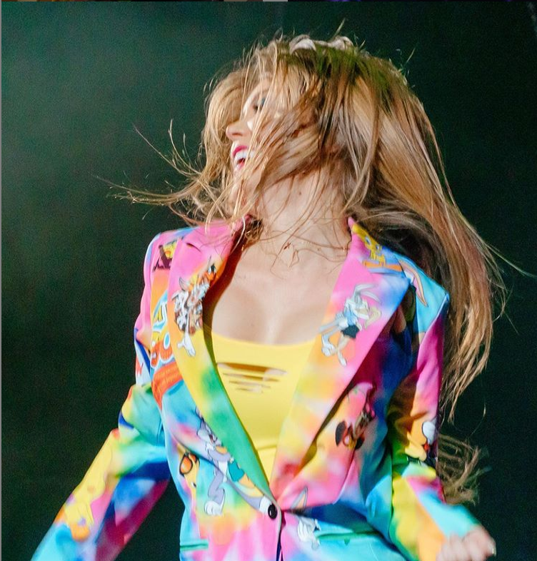 На сцене! Фото из  Instagram