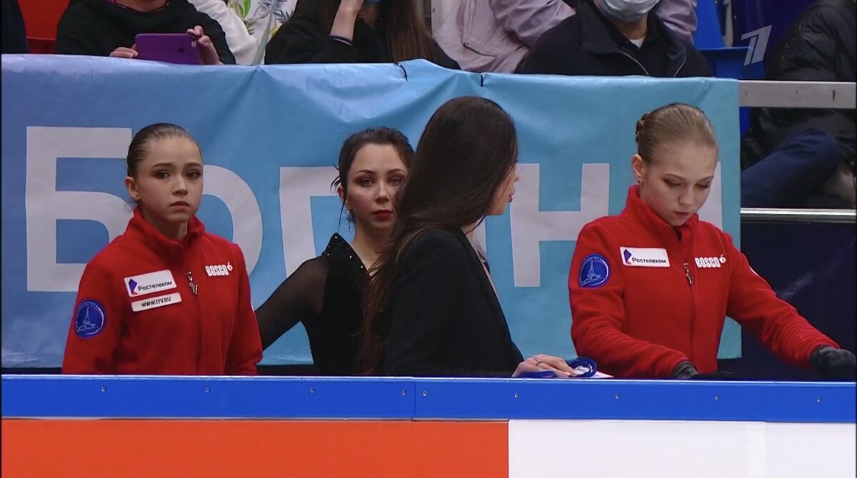 аделя петросян. александра трусова и этери тутберидзе. алена косторная трусова щербакова. александра трусова и этери тутберидзе. воспитанницы тутберидзе.