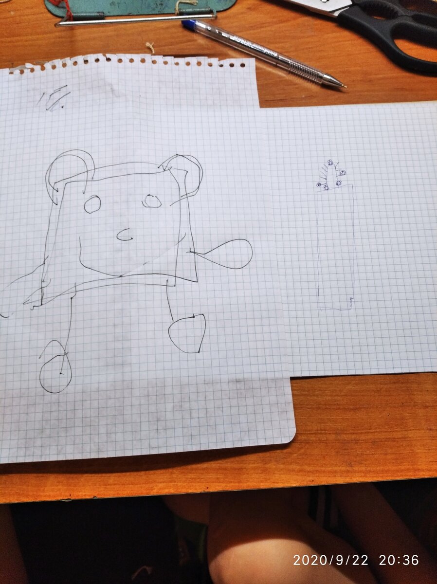 Слева – моё творение, справа – сына.