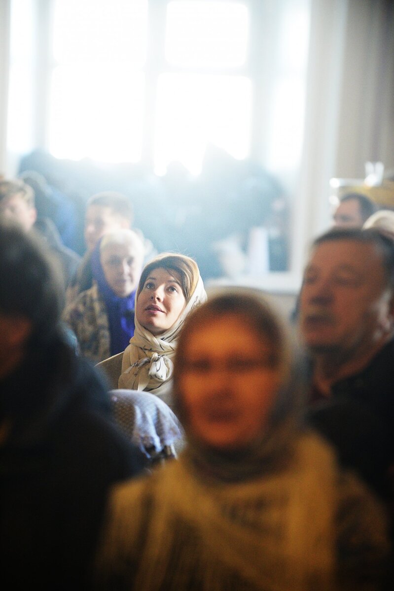 Мысли о маме всегда в душе и в сердце… Из архива сайта Патриарха Московского и Всея Руси. https://foto.patriarchia.ru/news/patriarshee-sluzhenie-v-nedelyu-4-yu-velikogo-posta-osvyashchenie-vozdvizhenskogo-khrama-na-chistom-vrazhke-v-moskve/ 
