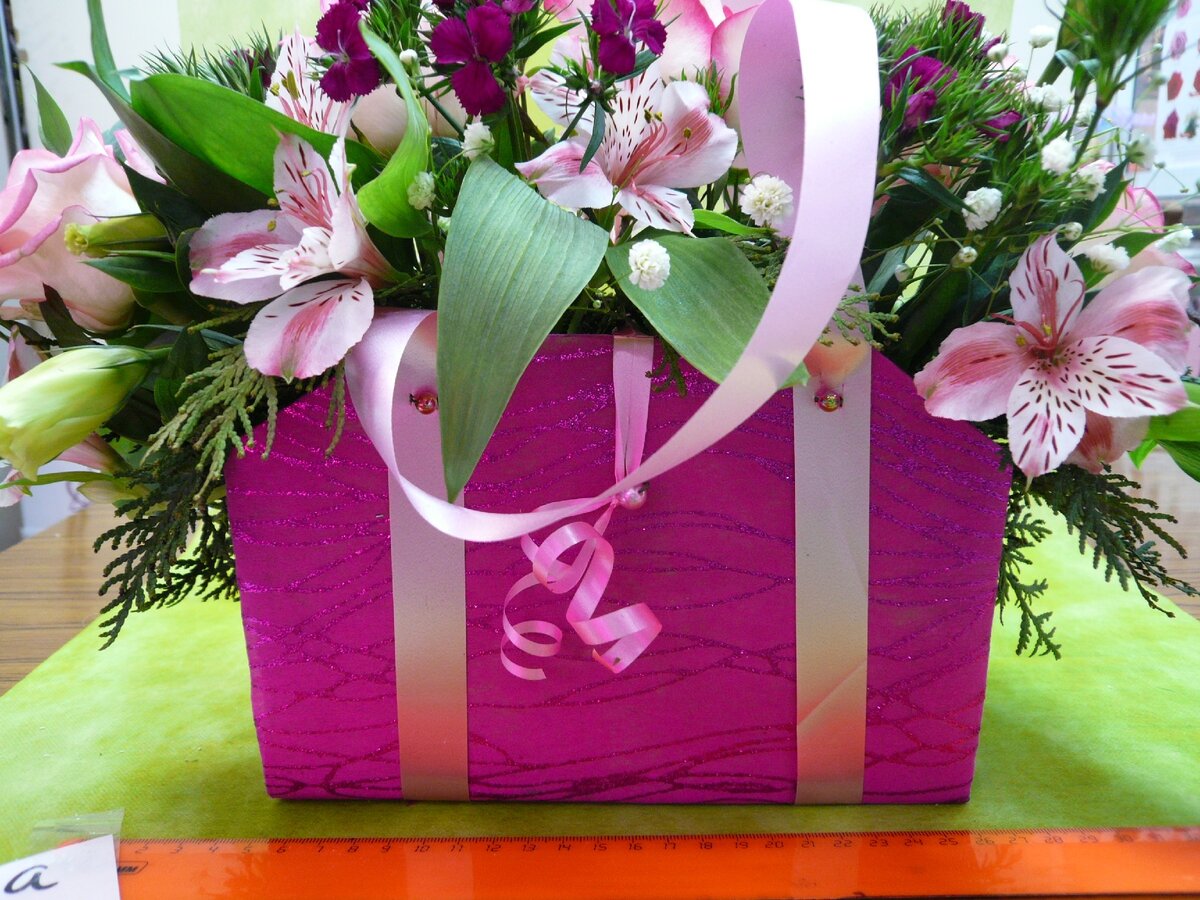 Сумочка из живых цветов