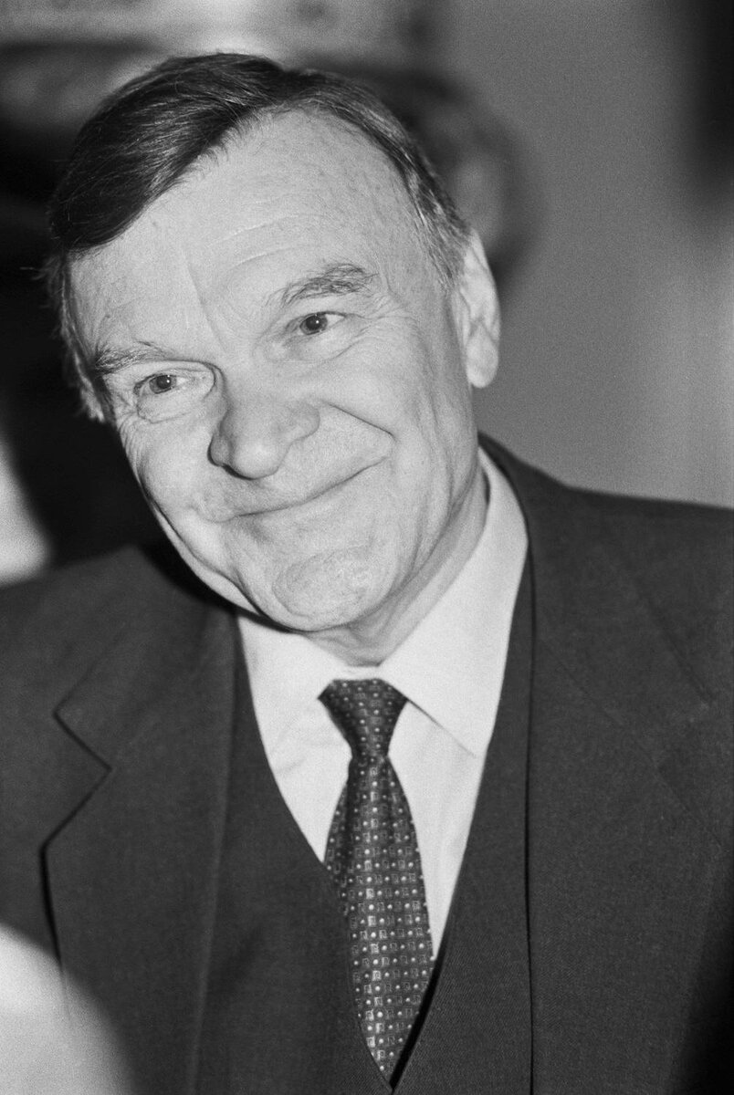 Юрий Бондарев.