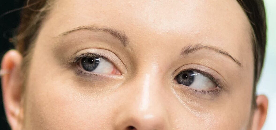 Фото из интернета. Брови-ниточки.