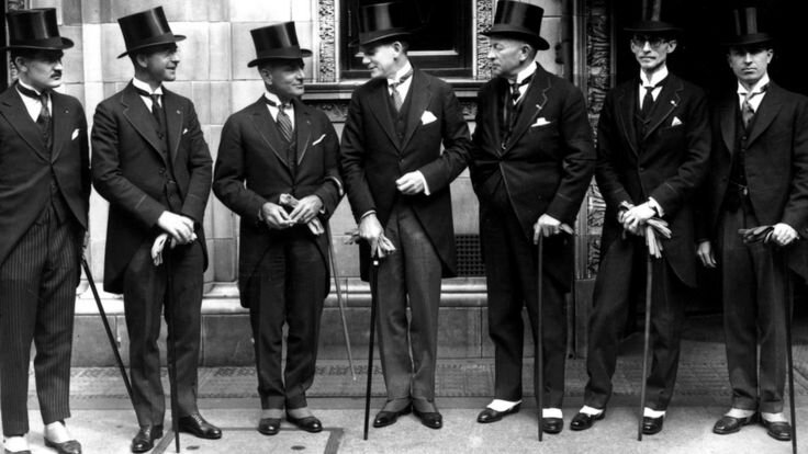 Права принадлежат автору фото. Примерно так выглядел мужчина на дороге.