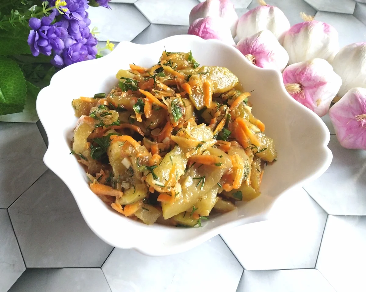 Ни один летний стол не обходится без фирменных кабачков моей мамы. Закуска "как грузди соленые" (без уксуса)