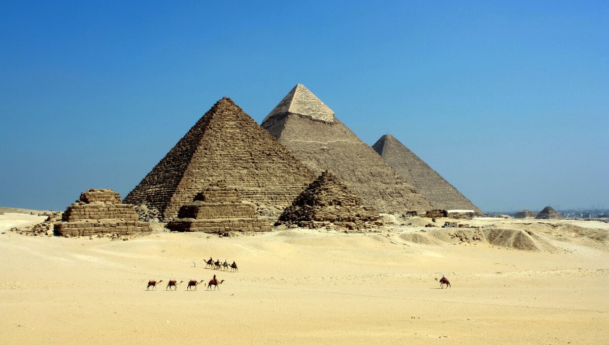 Выбирая предстоящее путешествие в Египет, нужно учитывать множество факторов. Первое, конечно, ваш возраст. Для детей существуют отличные детские туры в Египет.