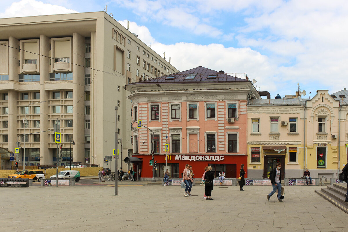 10 самых некрасивых и неуместных зданий в центре Москвы, построенных при  советской власти | Самый главный путешественник | Дзен