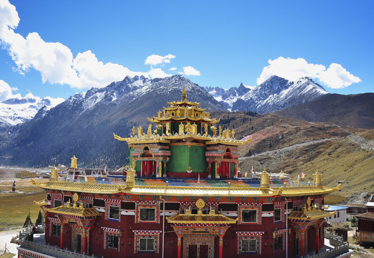 Храмы Непала - красивейшие сооружения.
Источник: https://24minus.ru/800/600/https/snowliontours.ru/wp-content/uploads/2017/03/Долина-Дзогчен-Туры-в-Тибет-туры-в-Кхам-Тибет-пермиты-в-Тибет.jpg