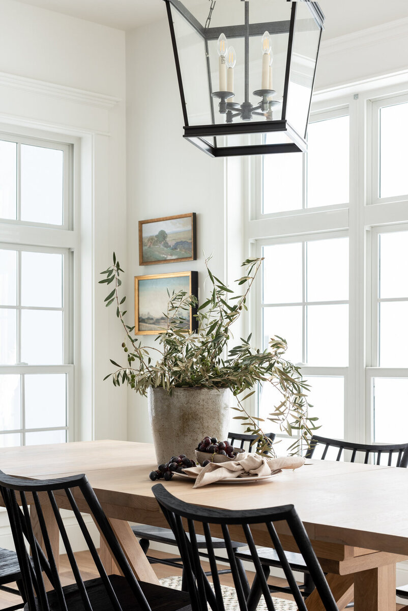 Полный характера дизайн в переходном стиле с использованием текстур