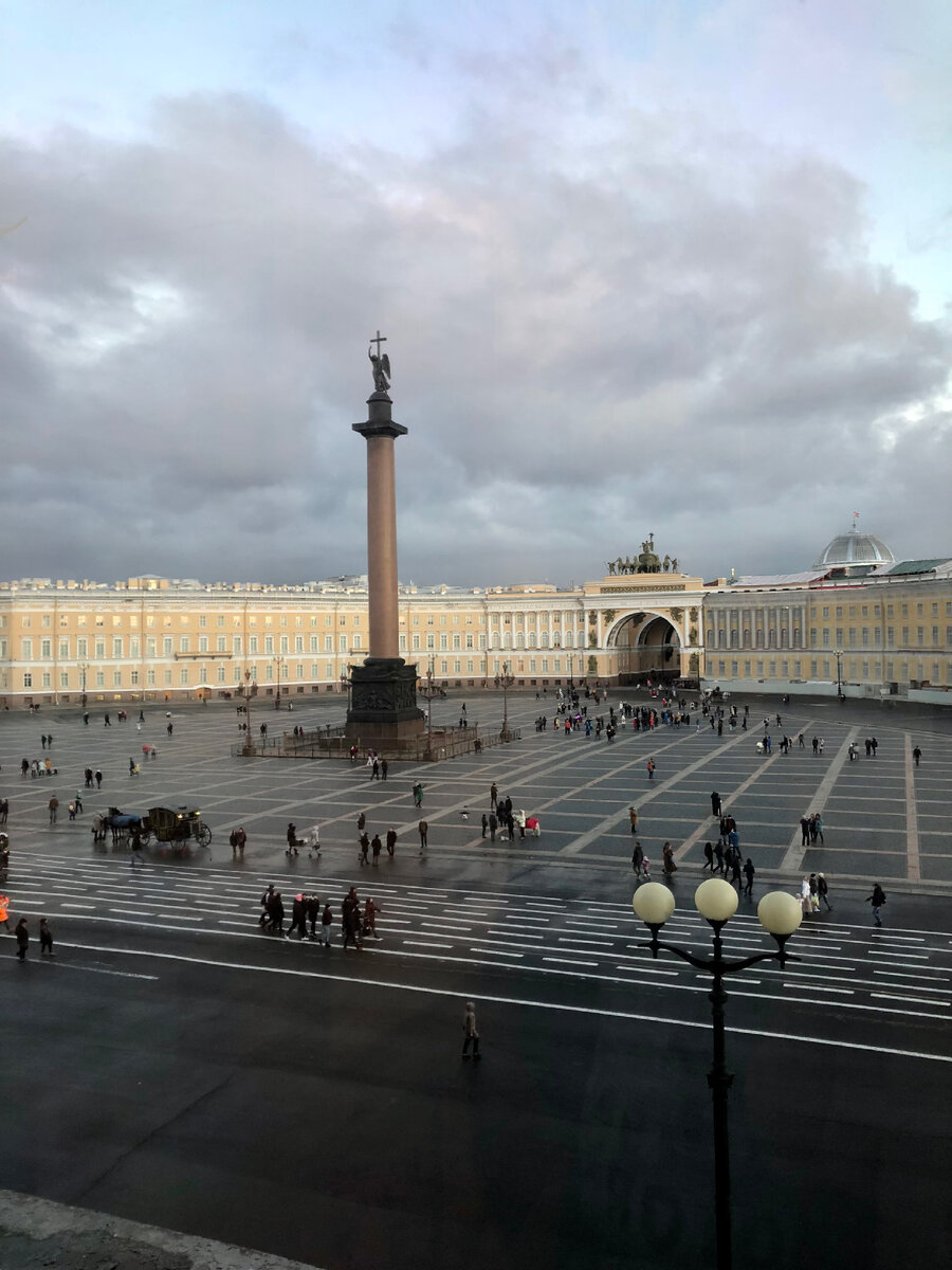 Вид на Дворцовую площадь 