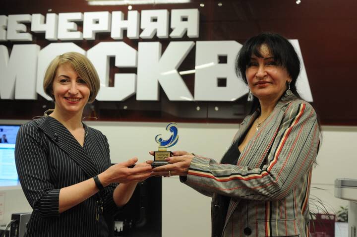 На фото: Екатерина Игнатова, глава муниципального округа Марьина Роща, член движения «Матери России» Москвы и Елена Плешивцева, заместитель директора медиа-центра «Вечерняя Москва» / Фото: Игорь Ивандиков / Вечерняя Москва