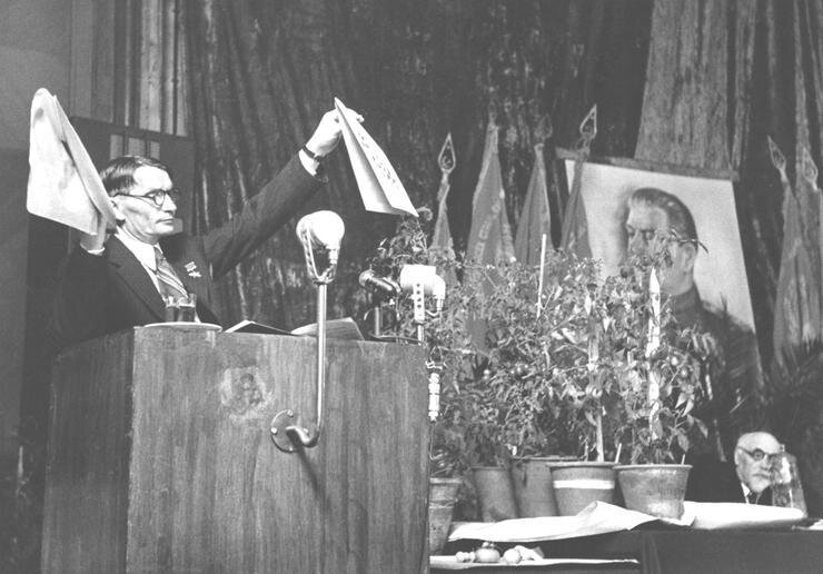 Выступление академика Т. Д. Лысенко на сессии ВАСХНИЛ. Москва, 1948.