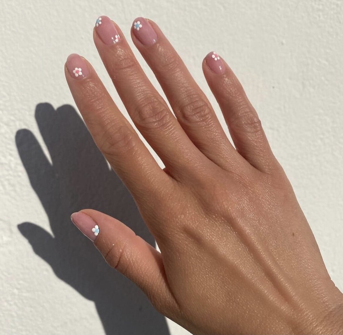 @hollyfalconenails