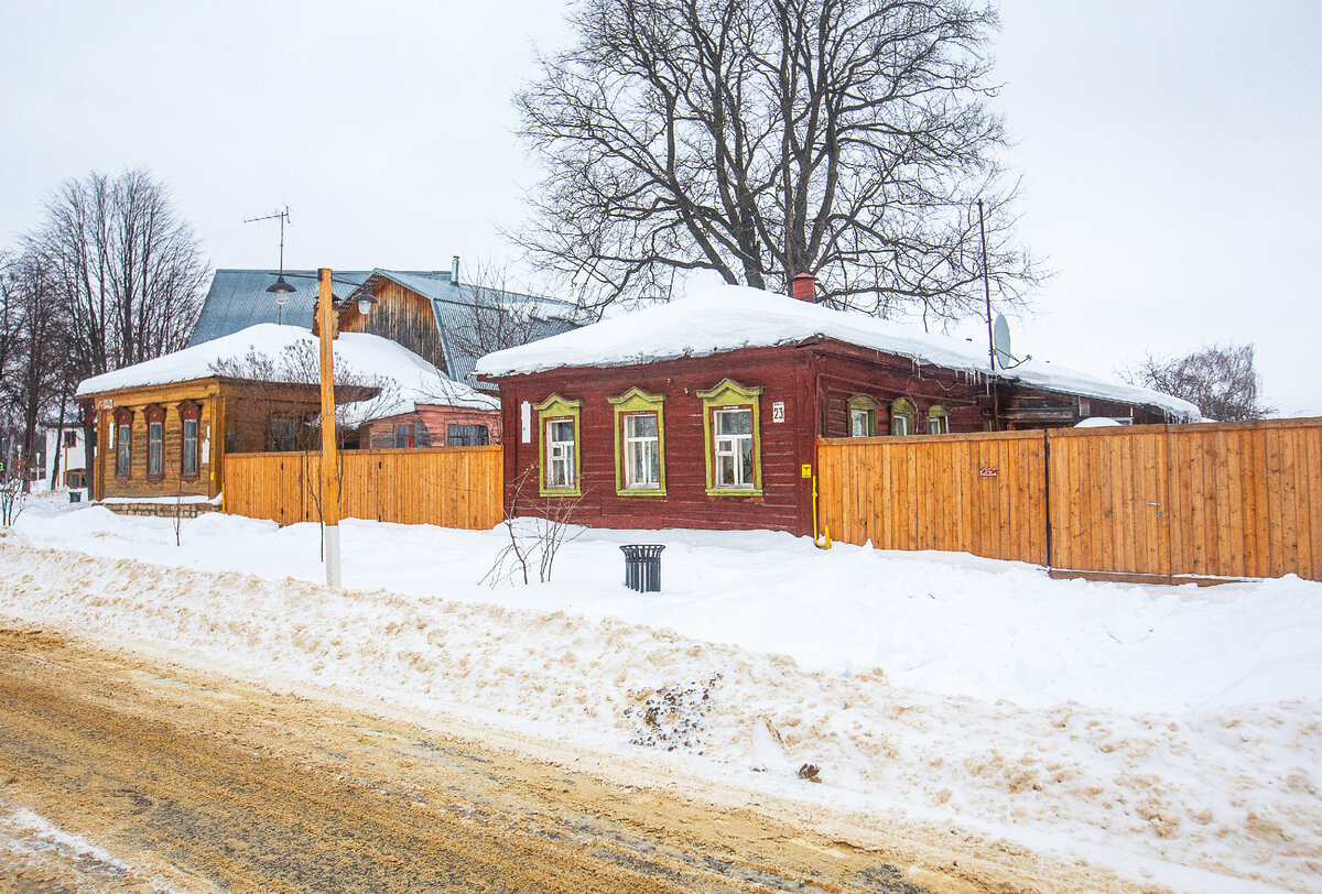 Открываем Подмосковье: зимний Зарайск. Гуляем по городу и смотрим  разноцветные деревянные особняки | Уникальная Россия | Дзен