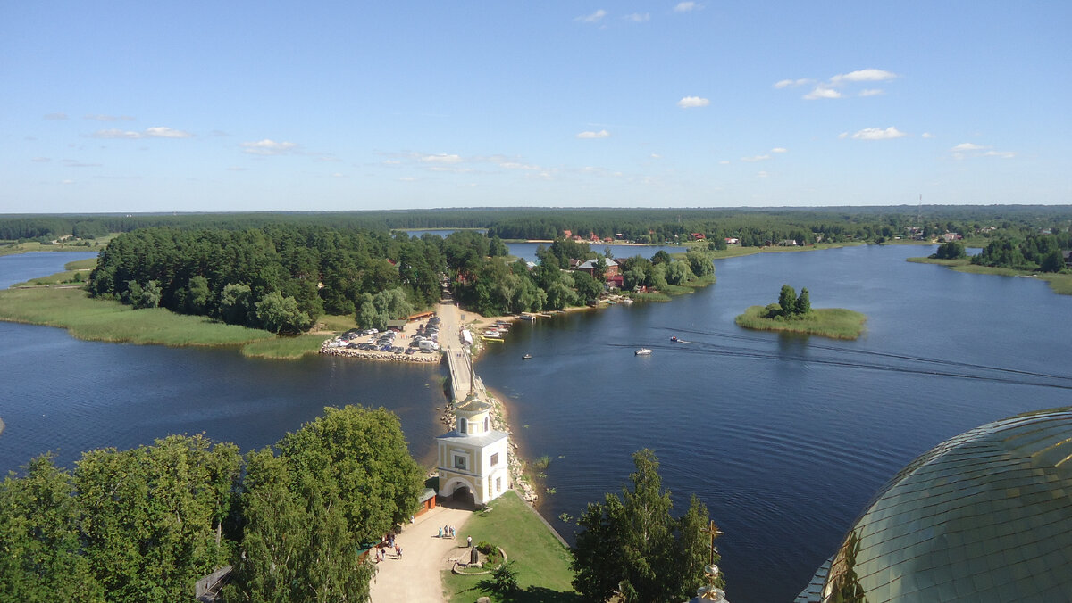 Мост, соединяющий Нилову пустынь с большой землей.