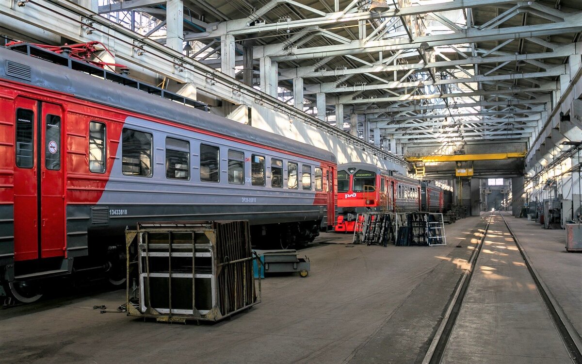 Красноярский электровагоноремонтный завод. Вагоноремонтный завод Красноярск. Электровагонный завод Красноярск. Завод ЭВРЗ В Красноярске. Октябрьский электровагоноремонтный завод.