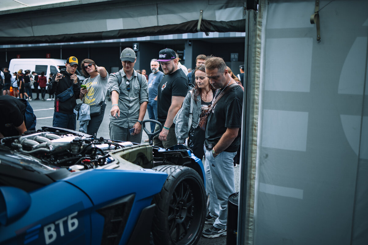 Flanker F в процессе подготовки к заезду.