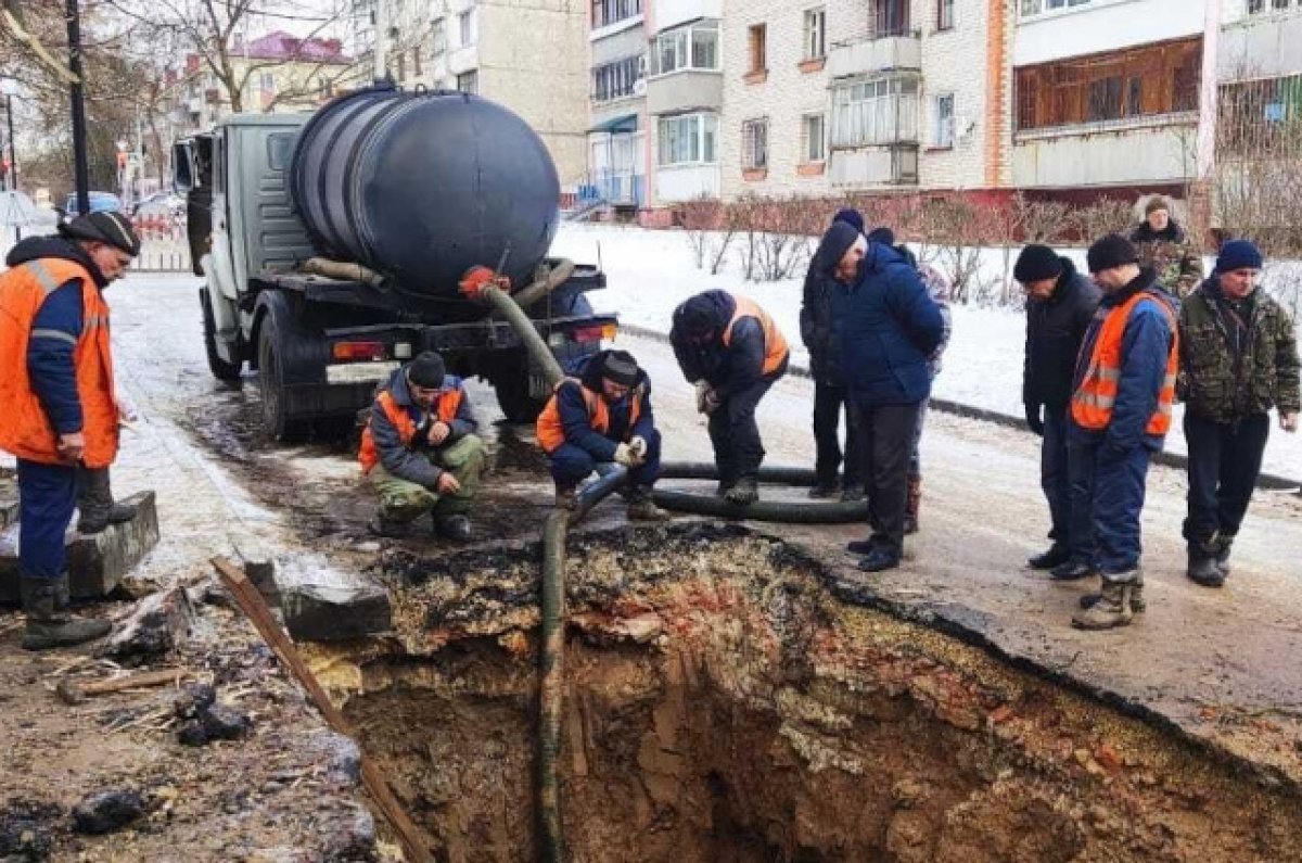    В Орле коммунальщики ликвидировали два прорыва водопровода днем 6 февраля