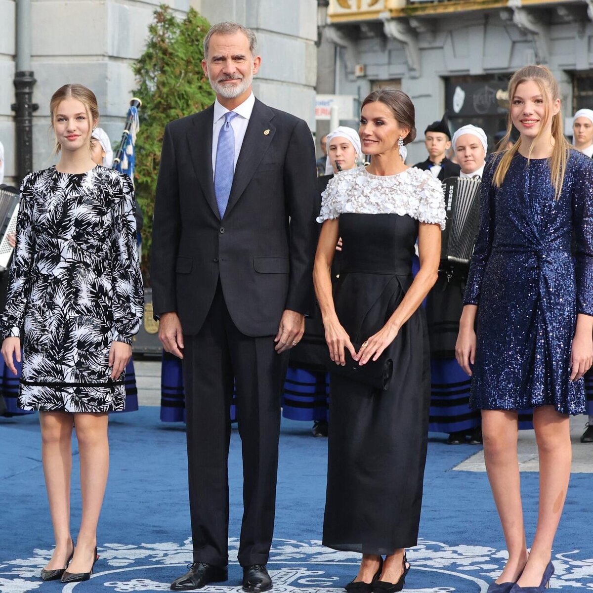 королева испании летиция и леонор. испанская королевская семья. дочь монарха. дочь монарха. фелипе 6 король испании.