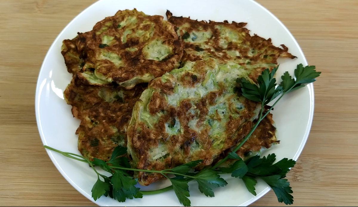 Zucchini pancakes. Sugar-free – Оладьи из кабачков. Без сахара | Английский  с ThePith | Дзен