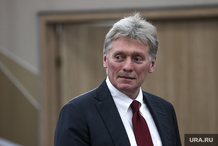    Россия наблюдает за действиями Запада, заявил Песков