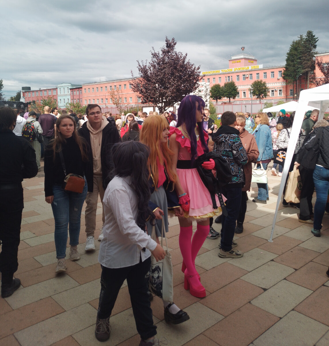 Нашему городу -877, но он  как всегда молод, красив, хорош собой, да ещё в в полном расцвете сил, радует своих жителей и гостей, историческими  памятниками, итересными музеями, замечательными...-20