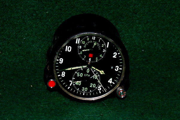  часы стояли лет 40 у отца в гараже. Теперь вот у меня на даче время показывают. нареканий нет - только раз в двое суток надо заводить.  