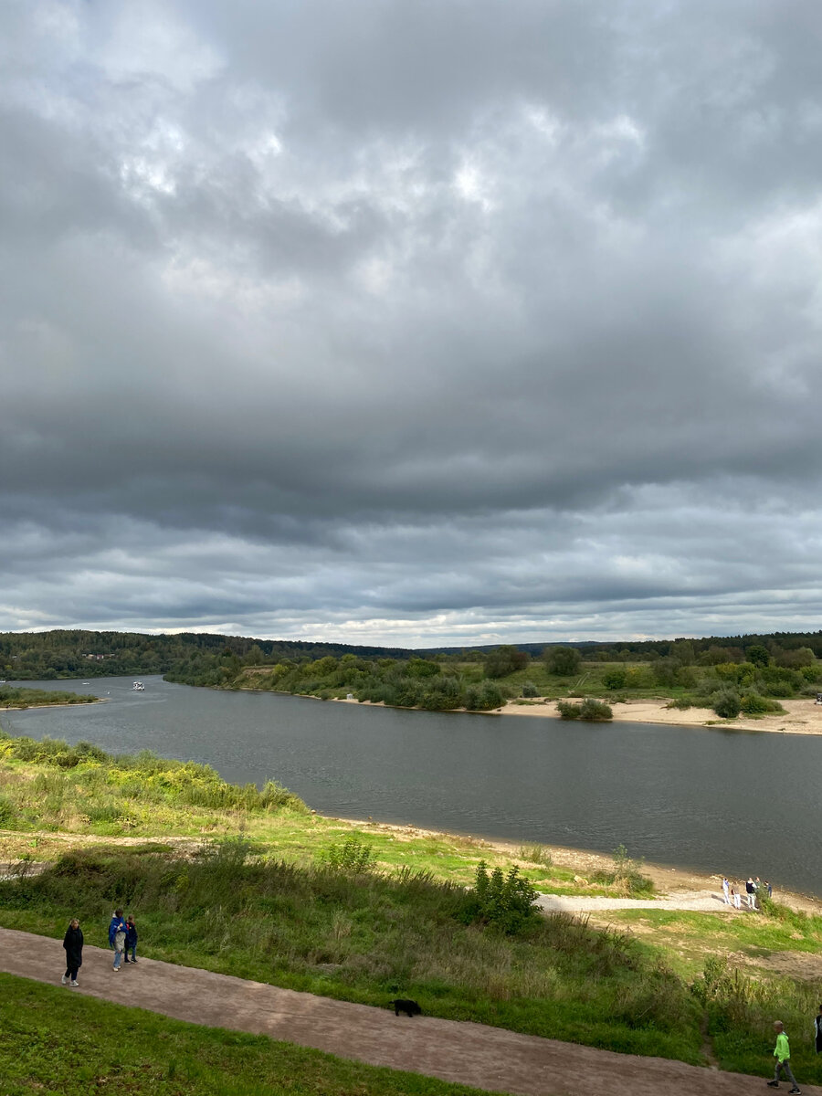 Набережная и вид на Оку