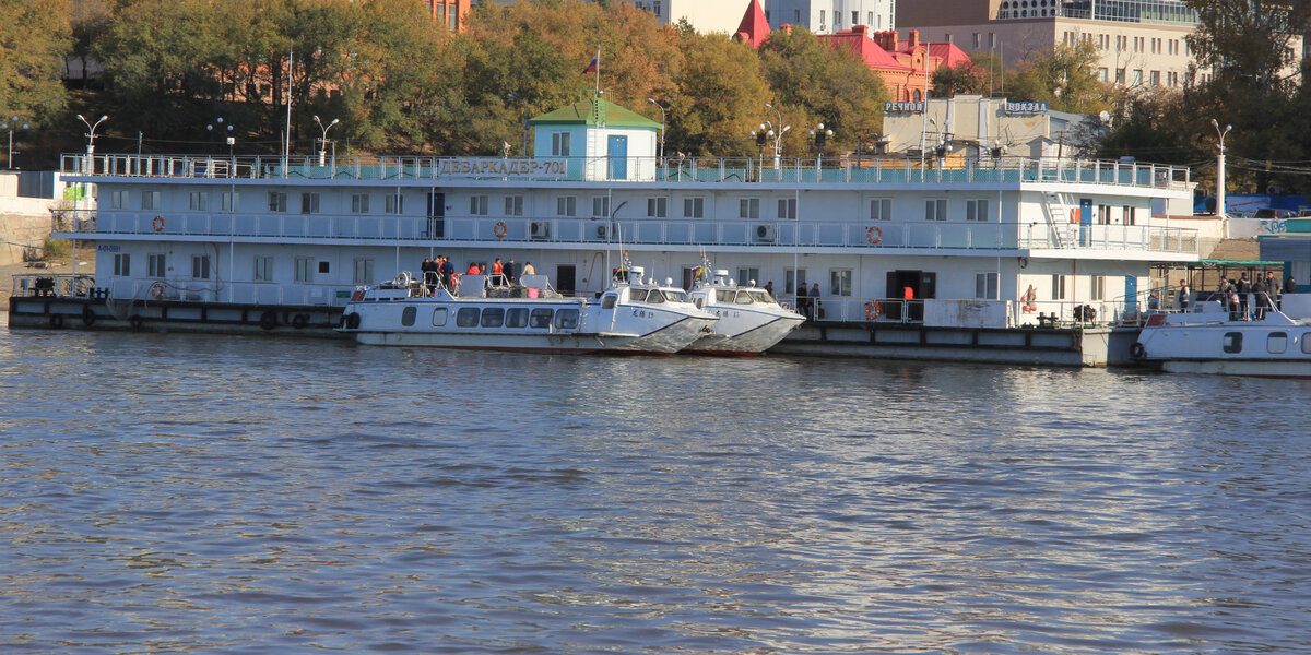 Хабаровск фуюань. Фуюань теплоход. Теплоход Хабаровск. Фуюань Хабаровск. Речной пункт пропуска Хабаровск - Фуюань.