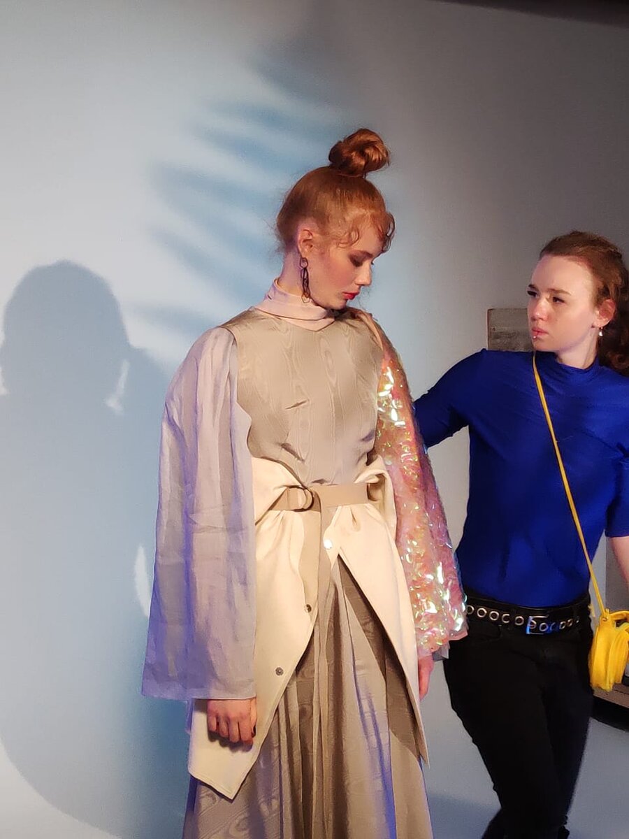 Шить в процессе съемки. Резать. Рвать. Менять.