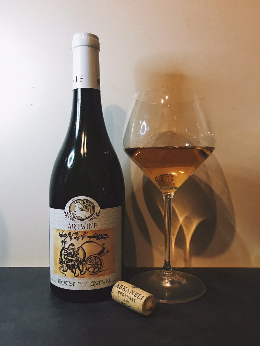 Новый дизайн этикетки Askaneli Brothers Rkatsiteli Qvevri 
