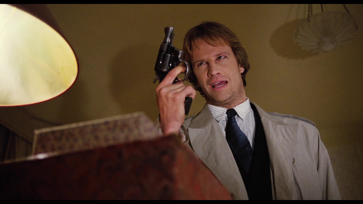 Собсна рыло. Картинка из тырнетов, фильм запускать заново лень, чтобы нарезать свои, поэтому я их ворую и пусть Яндекс меня анально казнит, я не Панин, стонать не буду.