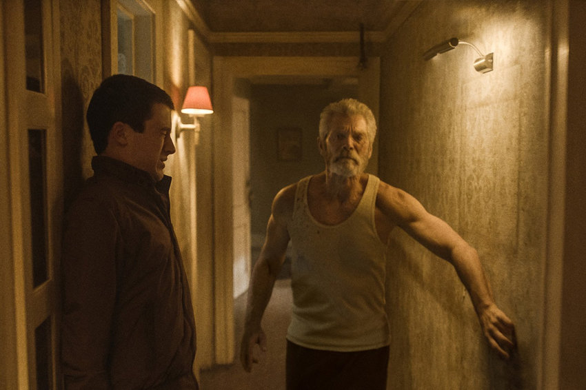 х/ф Не дыши, реж. Федерико Альварес, 2016 г.