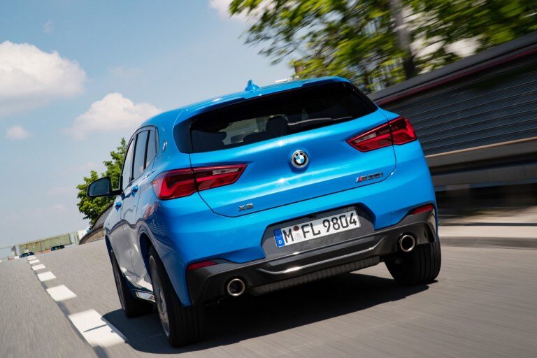 BMW X2 M35i: слегка понижена ради лучших ходовых качеств.