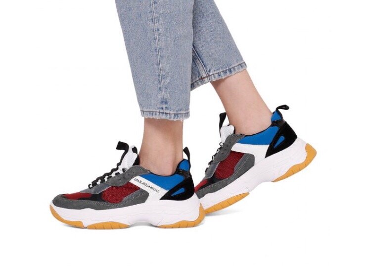 Кроссовки "Calvin Klein",в магазине "Рандеву" в районе 7 тысяч рублей