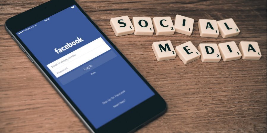 Facebook занимался расшифровкой аудиофайлов в мессенджере
Unsplash/William Iven