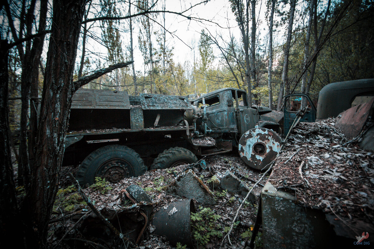 Нашел забытые Чернобыльские «ЗиЛы», спасшие Припять от радиации