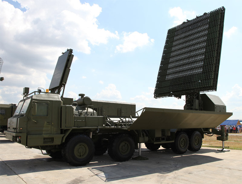 Дециметровый модуль РЛС РЛМ-Д комплекса РЛС 55Ж6МЕ "Небо-МЕ", Раменское, выставка к 100-летию ВВС России, 10 августа 2012 г. фото - Виталий Кузьмин