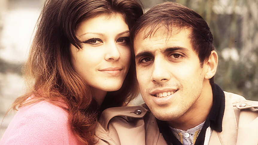 Мужчина любит глазами, а женщина ушами 