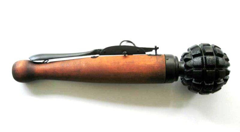 Граната вермахта. M1913 Kugelhandgranate. Немецкая граната первой мировой войны. Немецкая граната второй мировой войны. Немецкие гранаты 1 мировой