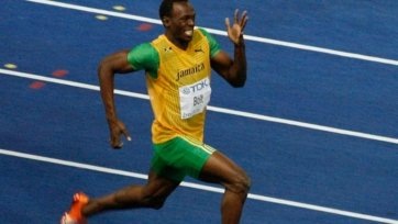 Фото: cam.ac.ukВ понедельник, 23 сентября, ФИФА назовет лучшего футболиста минувшего сезона. Усэйн Болт, рекордсмен мира в беге на 100 и на 200 м, в интервью официальному сайту организации признался, что отдал бы награду Криштиану Роналду.
