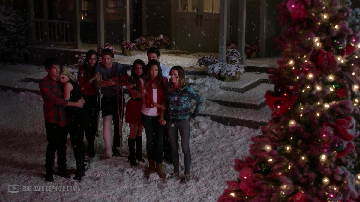 кадр из рождественского выпуска сериала "Ривердейл", источник www.theitalianreve.com